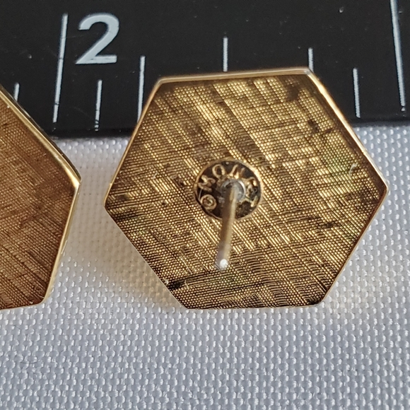 Vintage Monet Gold-Tone Pearl Stud Pierced Earrings - Picture 3 of 7